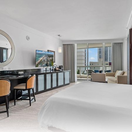 Fontainebleau Resort Balcony W Ocean And City View ميامي بيتش المظهر الخارجي الصورة